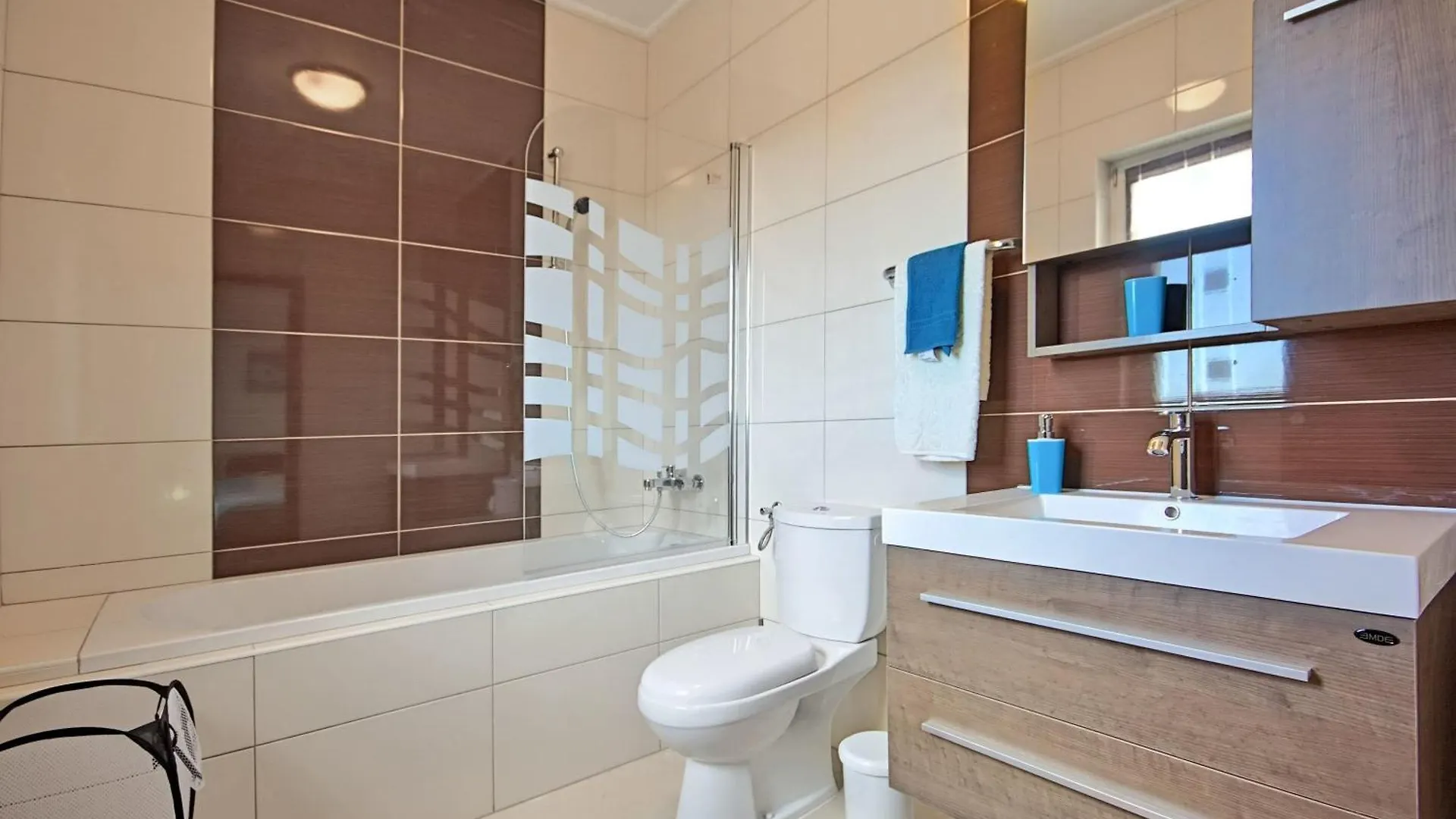 Villa Mit Eingezaeuntem Garten Und Panoramablick Tinjan Hırvatistan