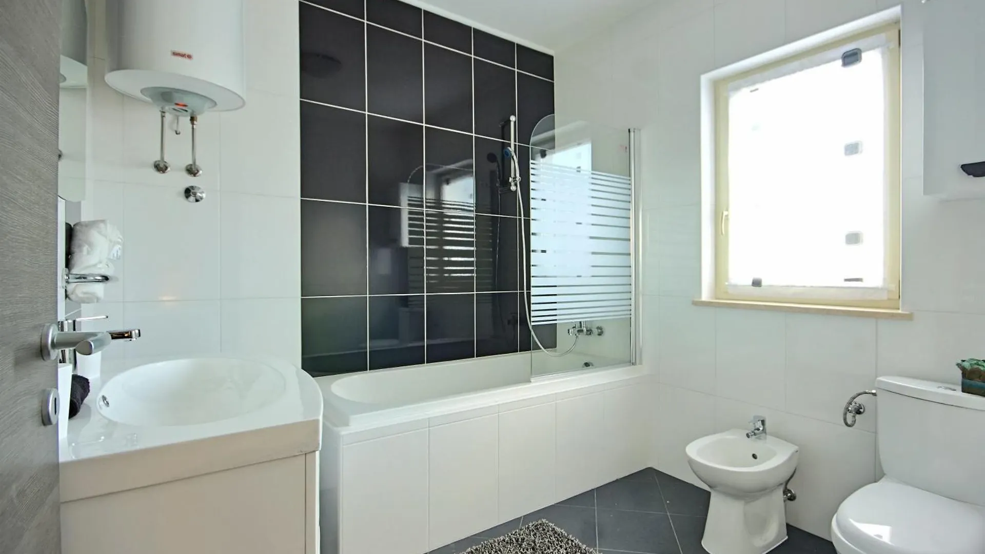 Tatil Evi Villa Mit Eingezaeuntem Garten Und Panoramablick Tinjan