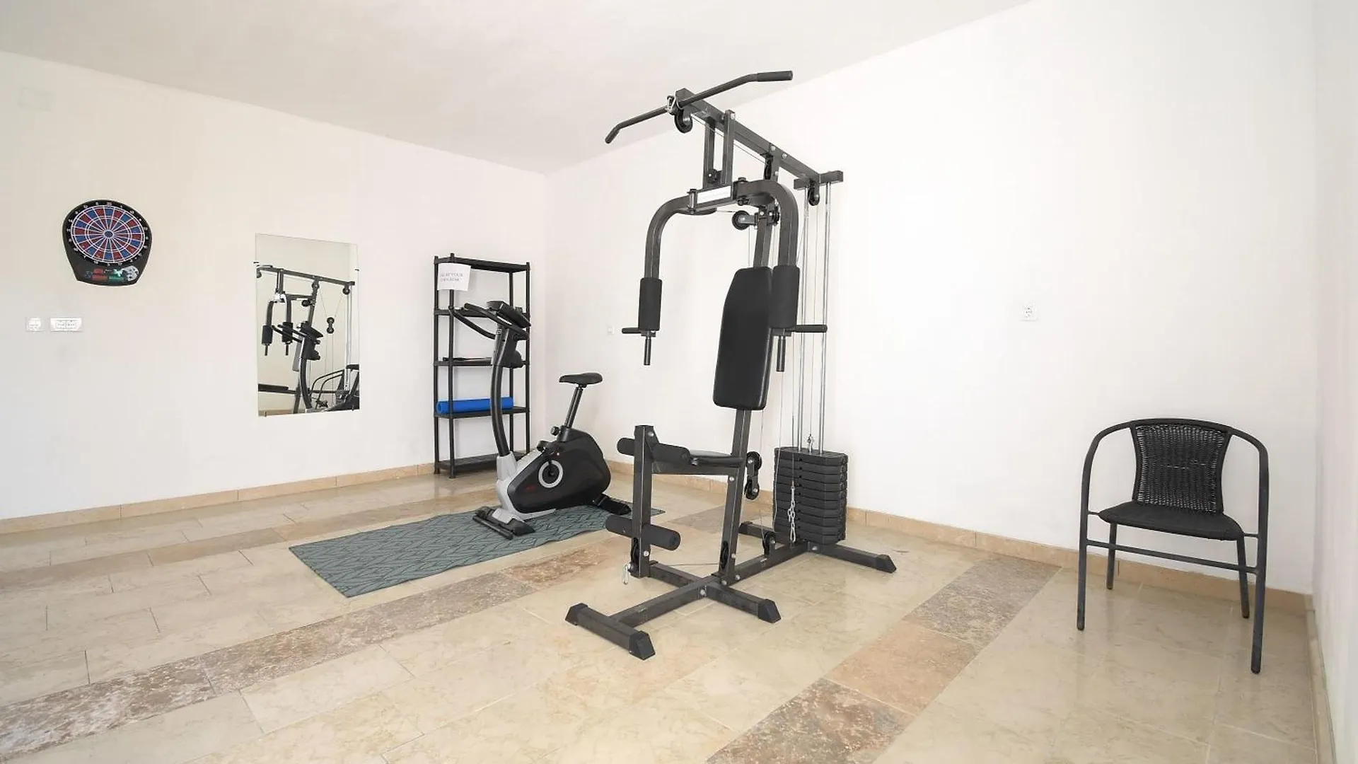 Villa Mit Eingezaeuntem Garten Und Panoramablick Tinjan Tatil Evi