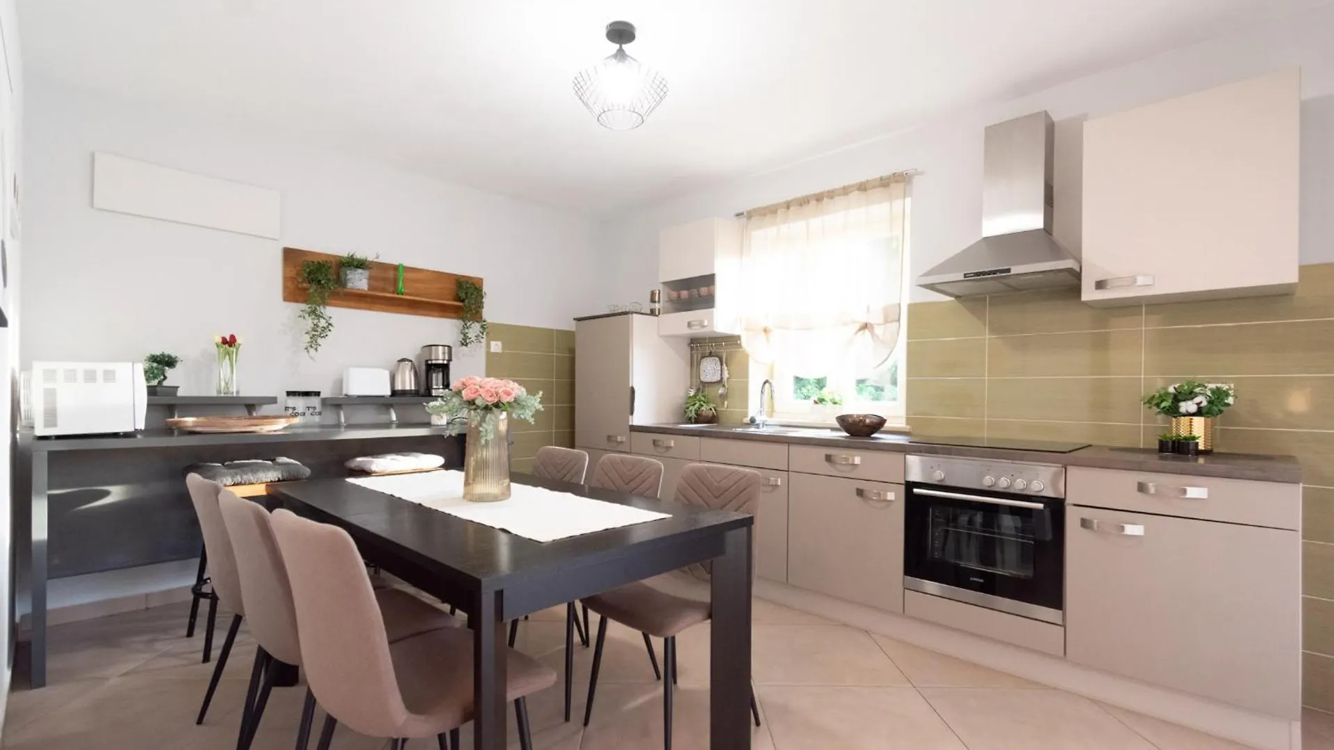 Tatil Evi Villa Mit Eingezaeuntem Garten Und Panoramablick Tinjan Hırvatistan